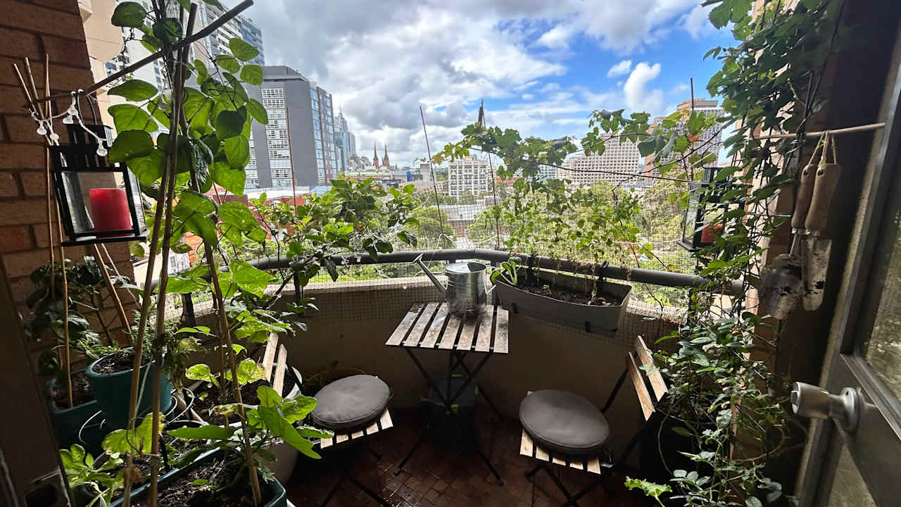 Furnished room in a flatshare