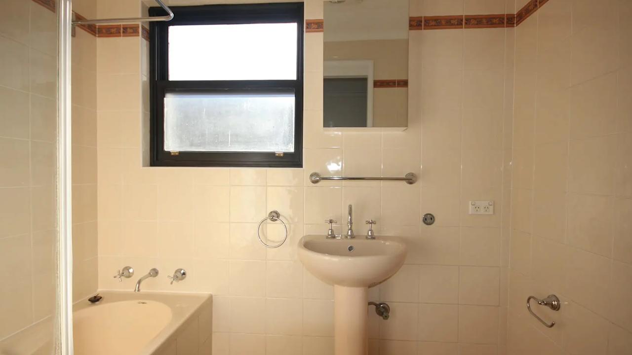 Unfurnished room in a share house