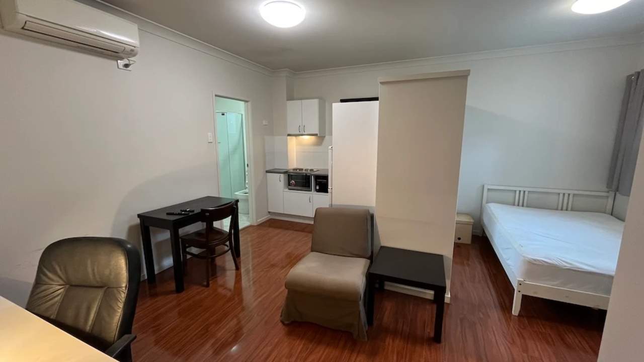 Furnished room studio flat for rent