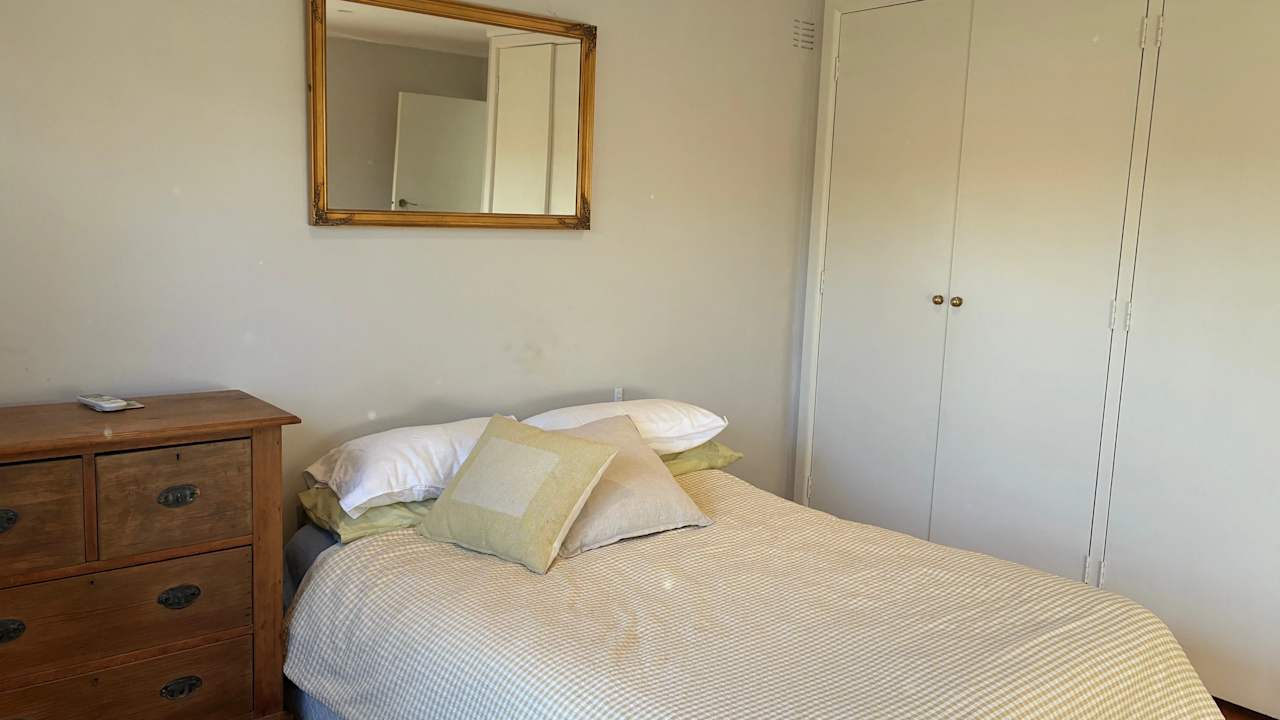 Room in a share house