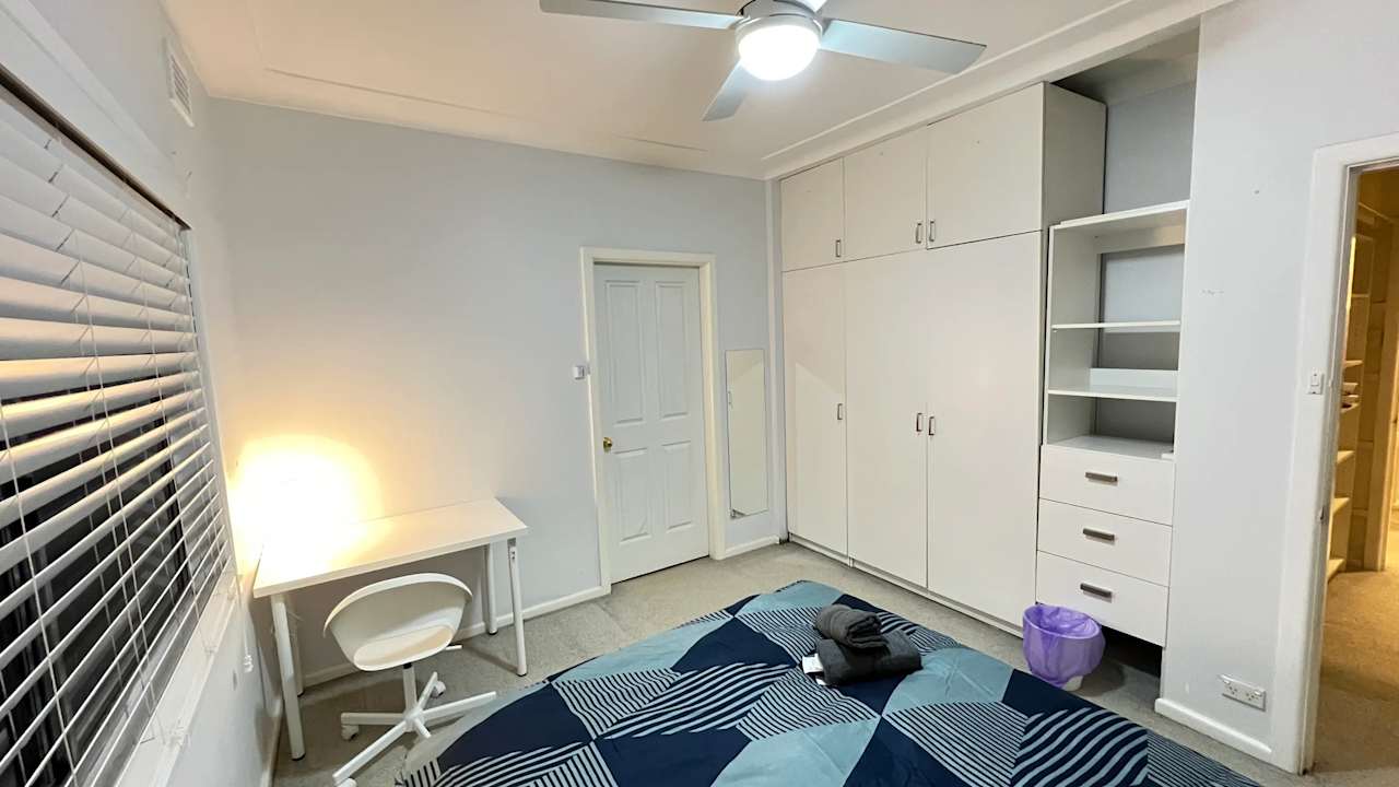 Furnished room in a share house