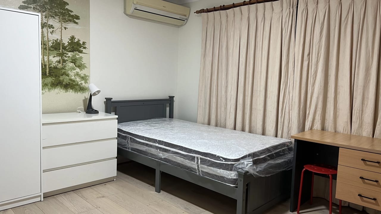 Furnished room in a share house