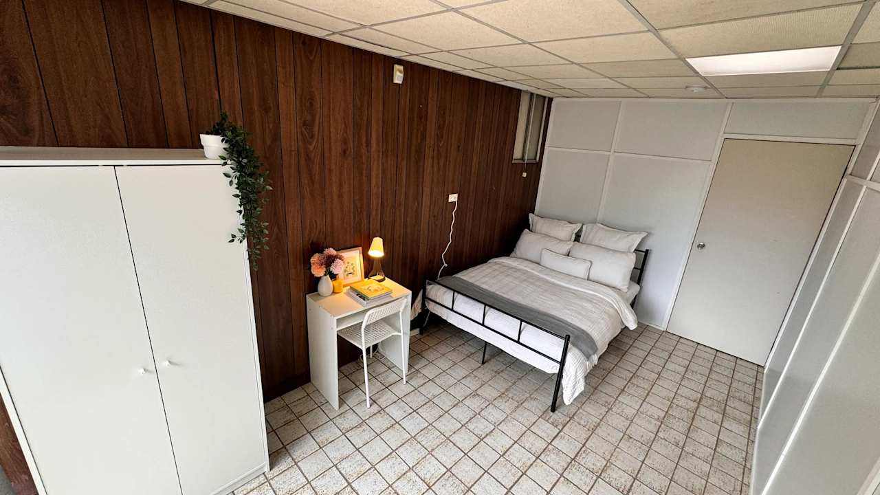 Furnished room in a share house