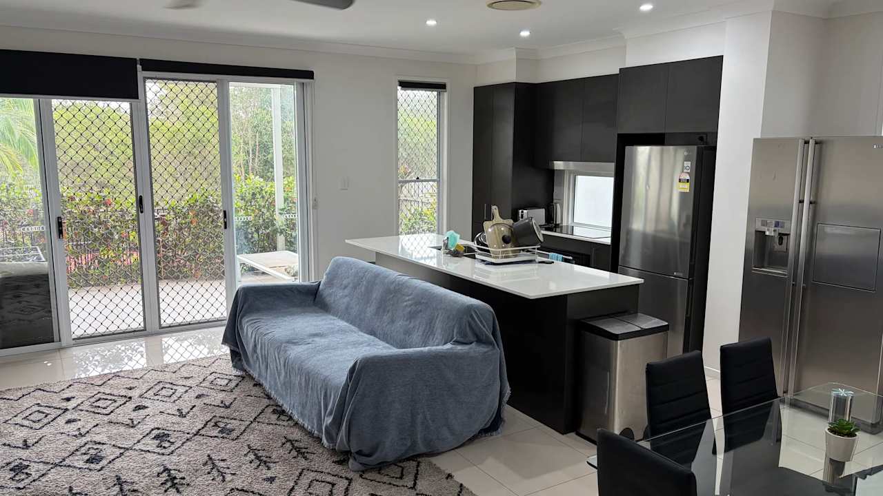 Furnished room in a share house