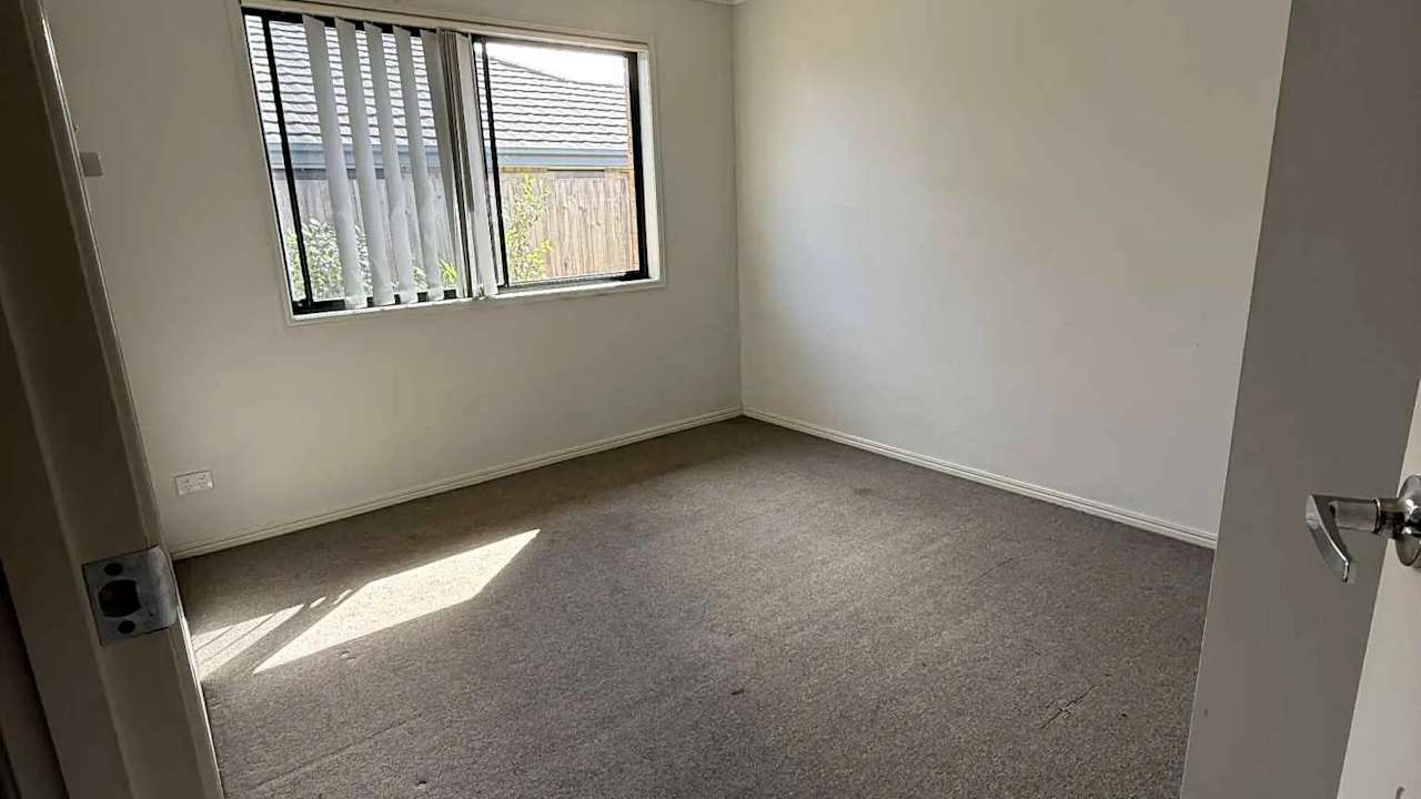 Unfurnished room with own bathroom