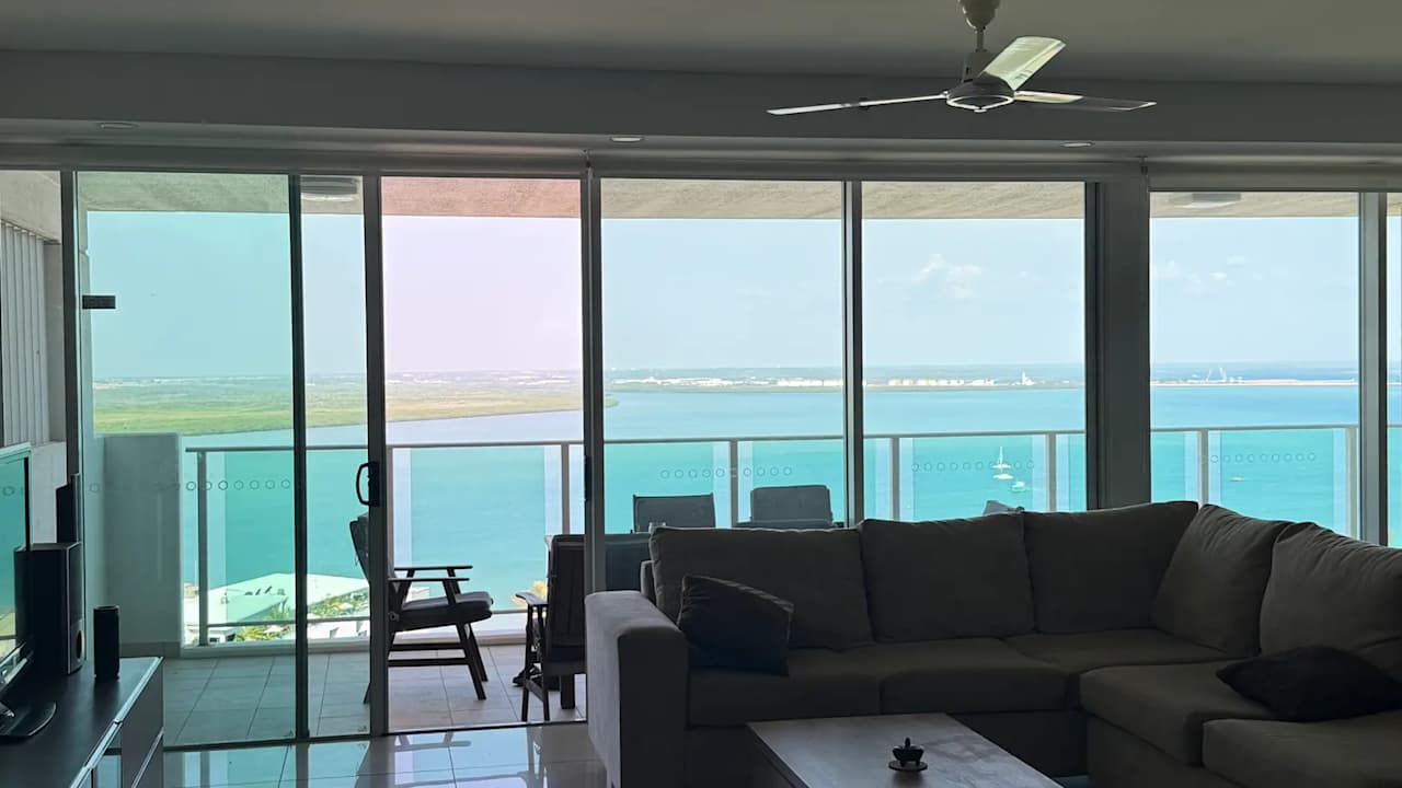 Furnished room in a flatshare