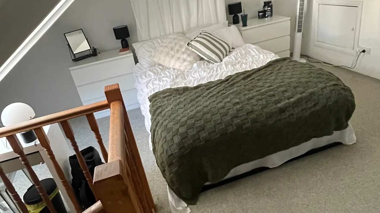 Furnished room in a share house