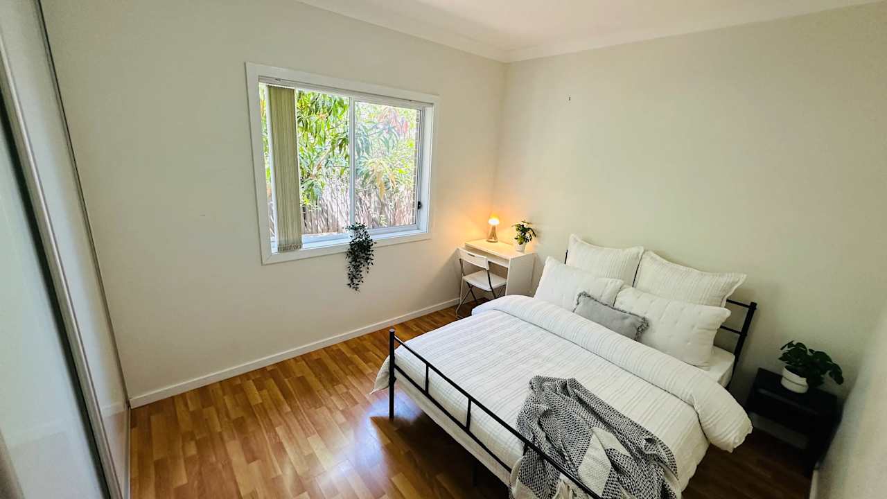 Furnished room in a flatshare