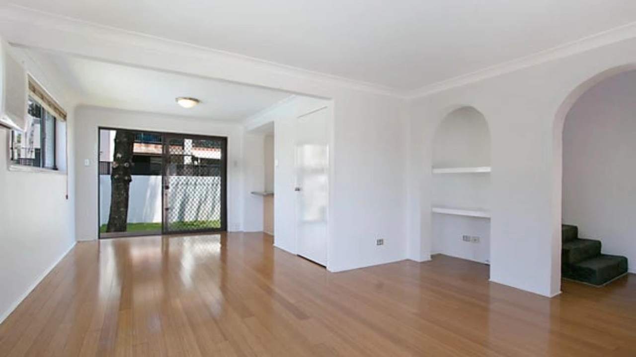 Unfurnished room in a flatshare