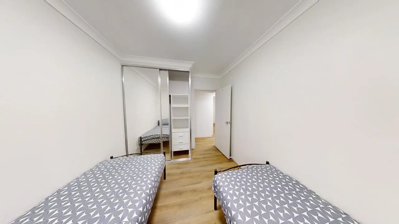 Furnished room in a flatshare