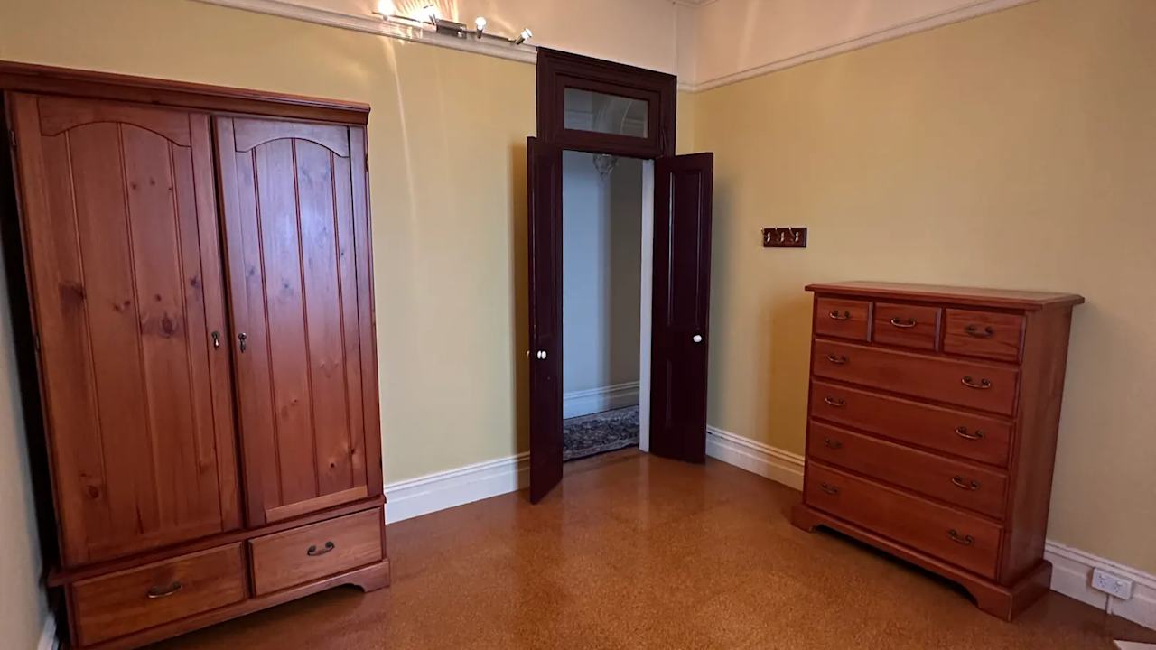 Room in a share house