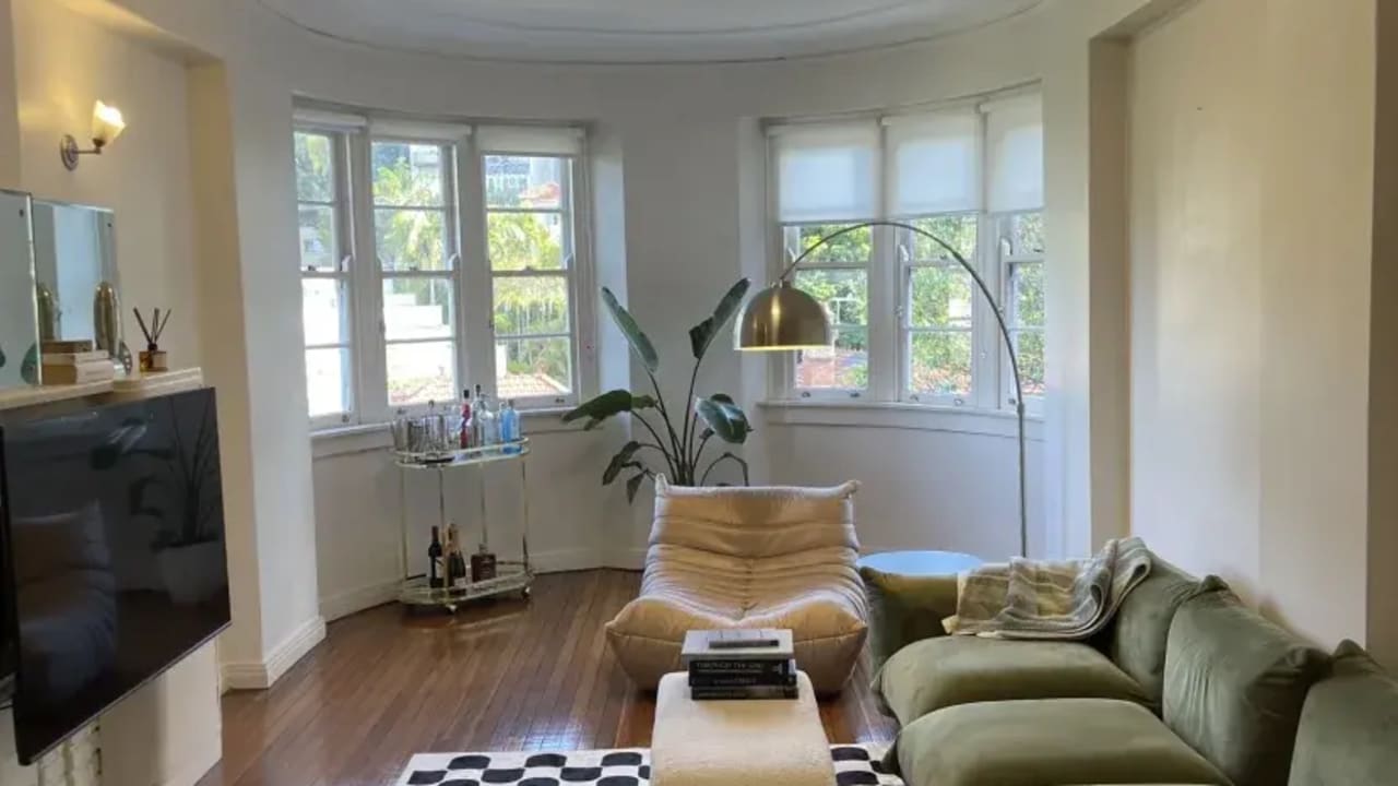 Furnished room in a flatshare