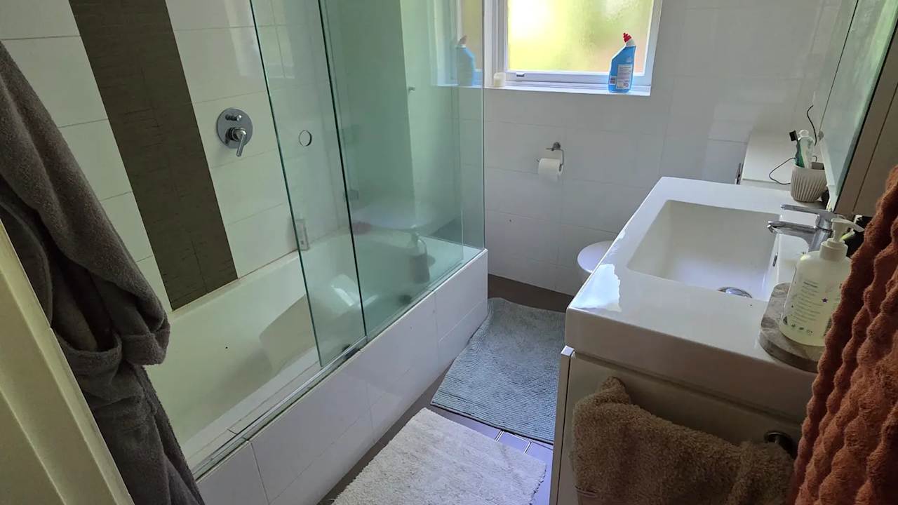 Whole property with 2 rooms for rent