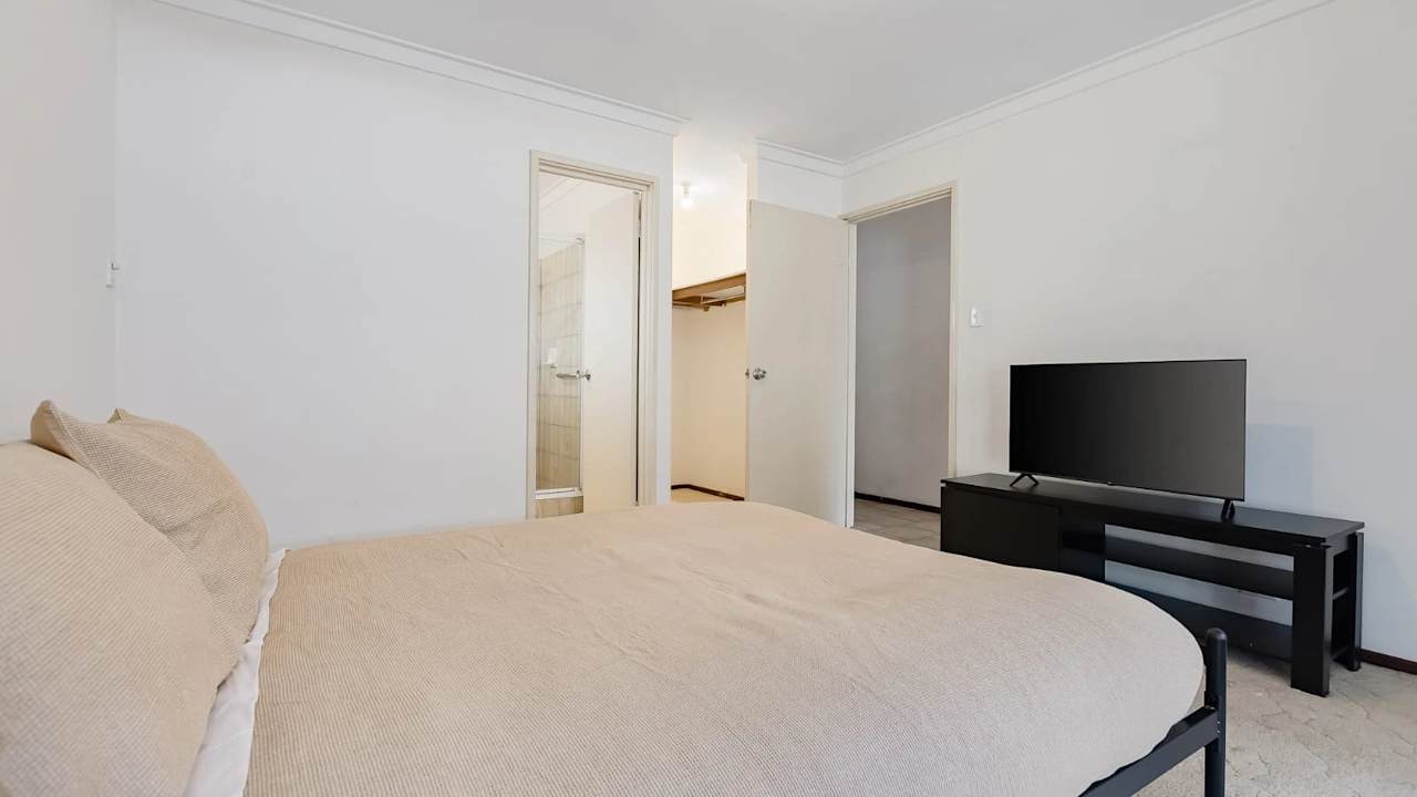 Furnished room in a share house