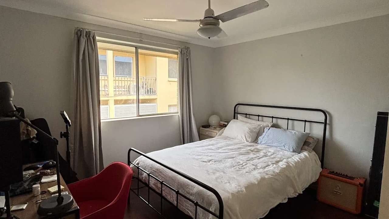 Room in a share house