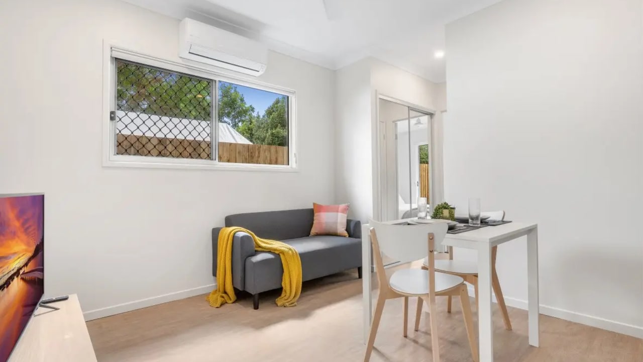Furnished room studio flat for rent