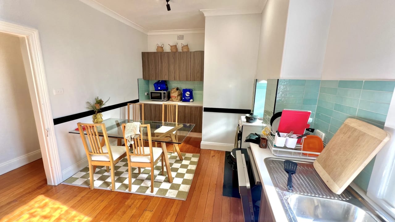 Room in a share house