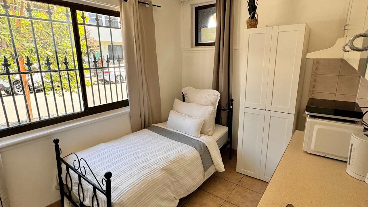 Furnished room studio flat for rent