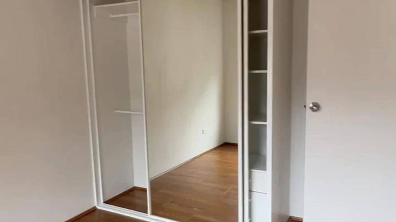 Unfurnished room in a flatshare