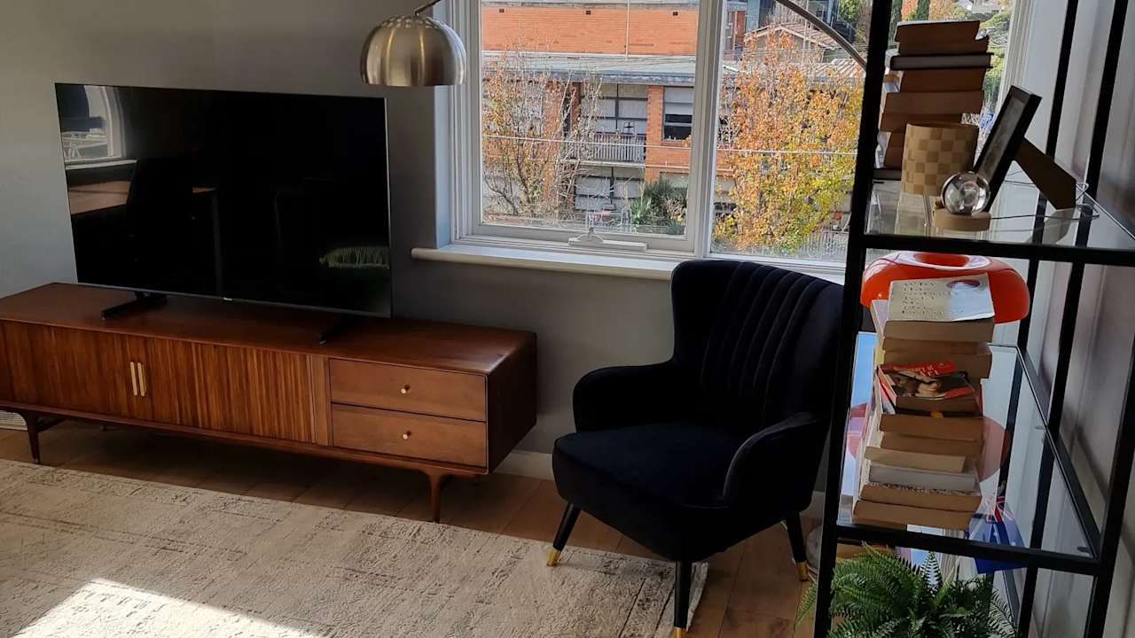 Unfurnished room in a flatshare