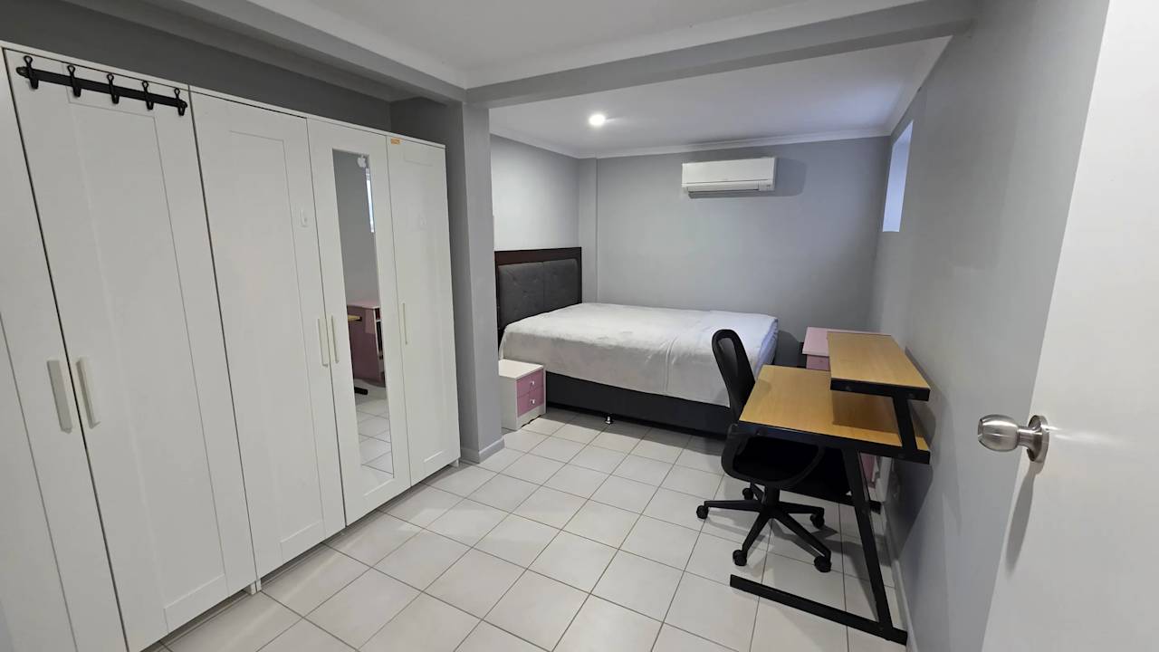 Furnished room in a share house