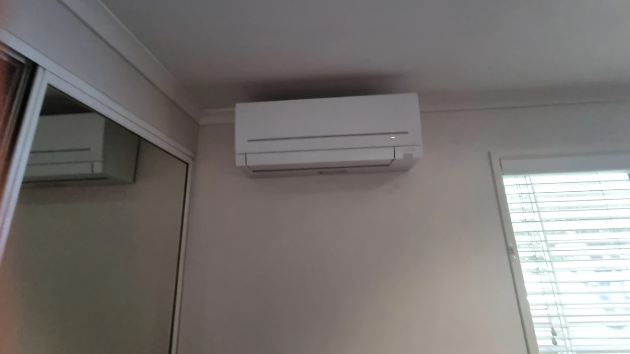 Room in a share house
