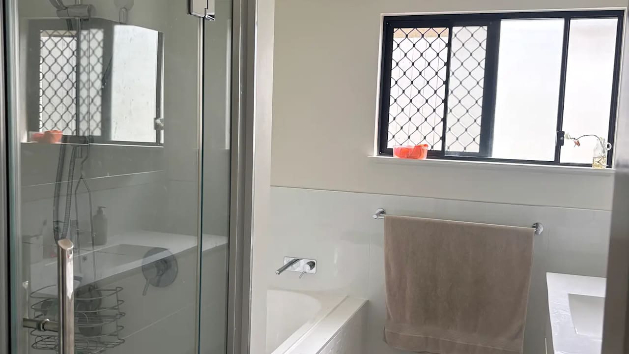 Unfurnished room in a share house