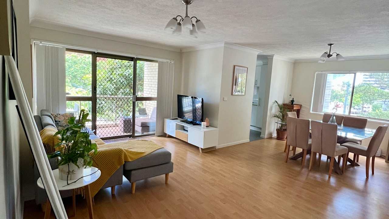 Furnished room with ensuite in a flatshare