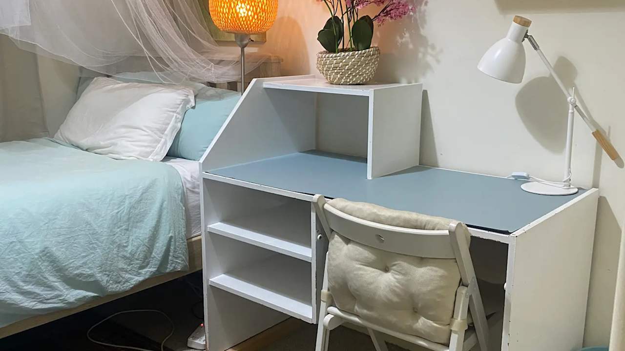 Furnished room in a share house