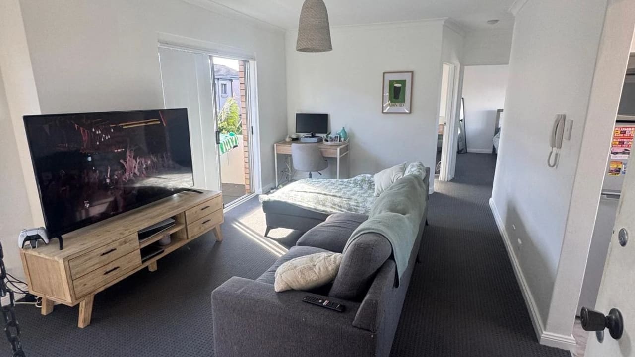 Furnished room in a flatshare