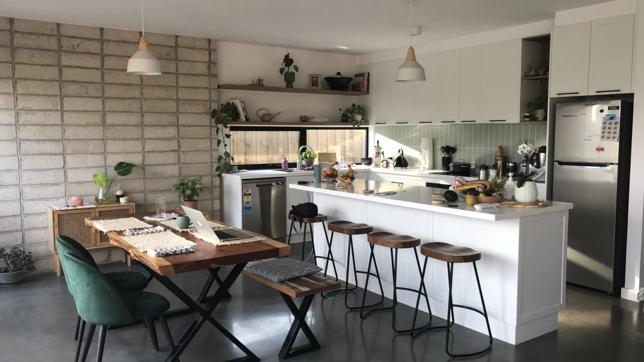 Room in a share house