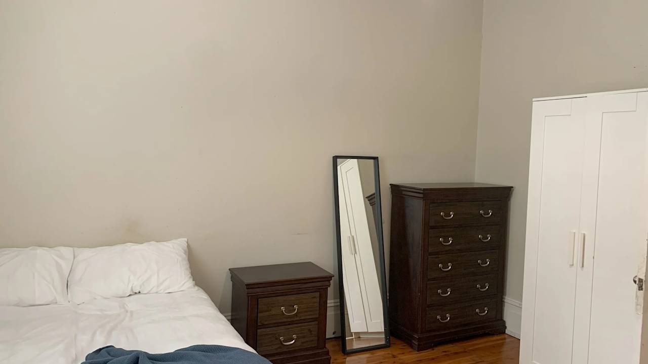 Furnished room in a share house