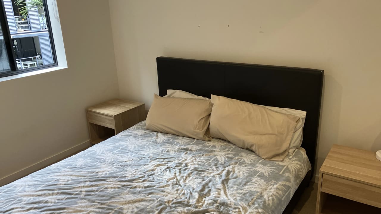 Furnished room with ensuite in a flatshare