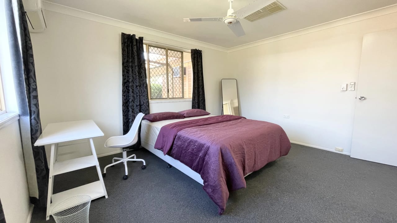 Furnished room in a share house