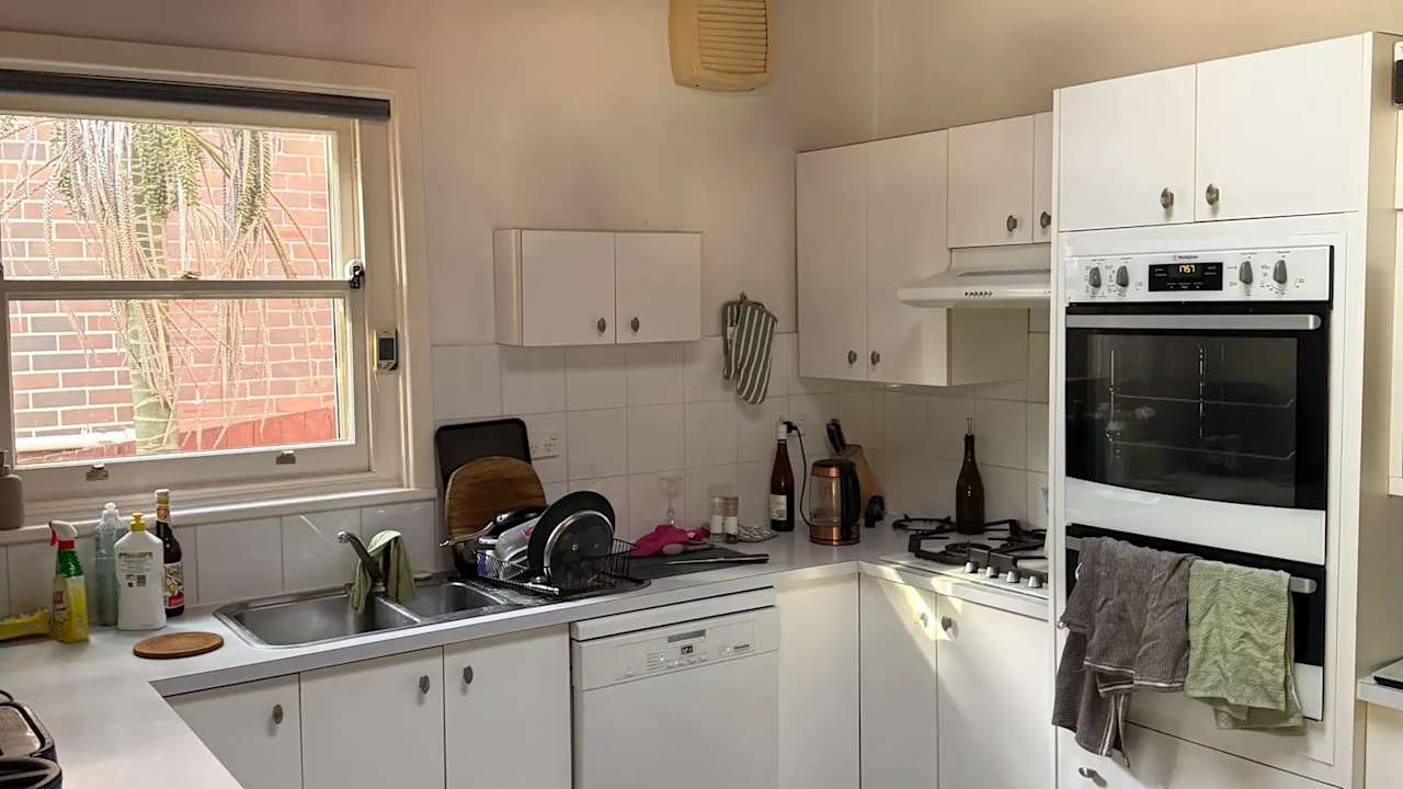 Room in a share house