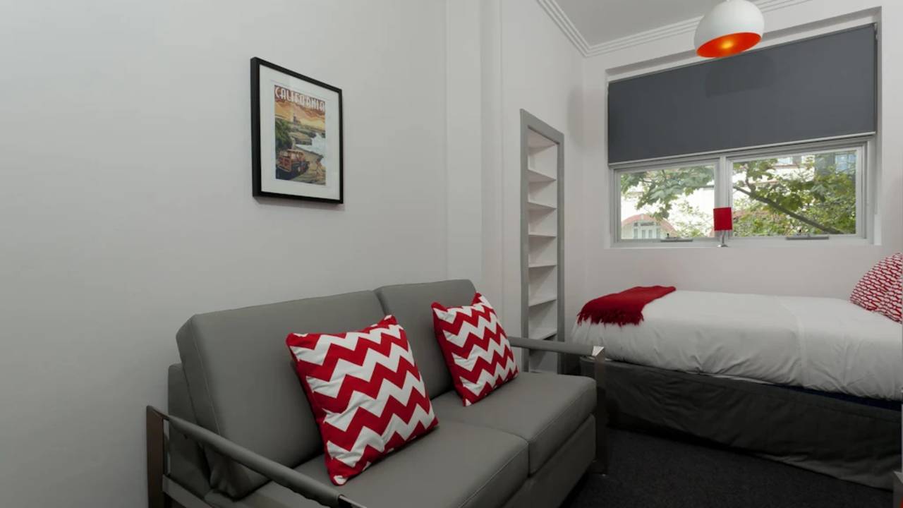 Furnished room studio flat for rent