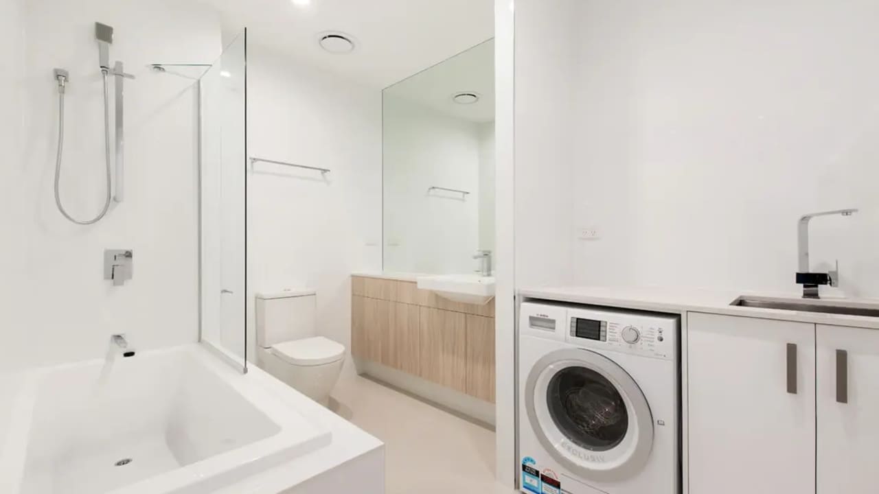 Unfurnished room with own bathroom