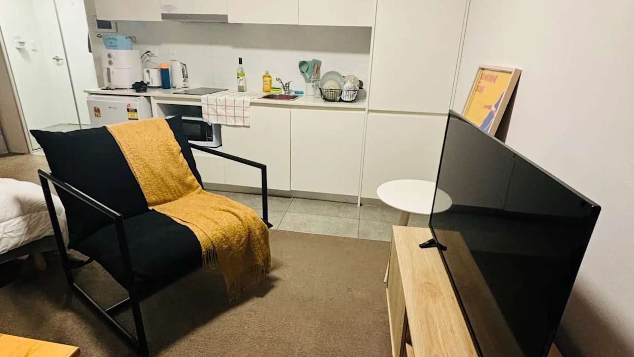 Furnished room studio flat for rent