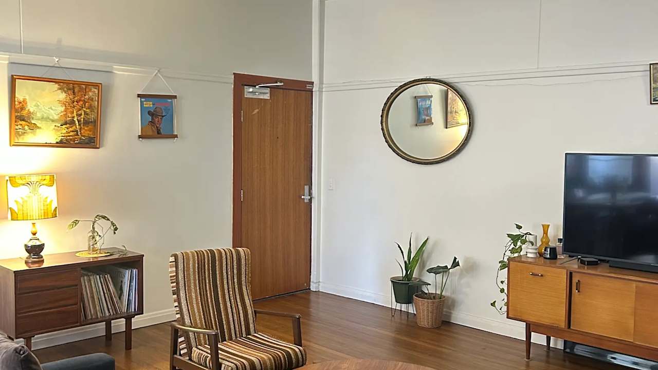 Unfurnished room in a flatshare