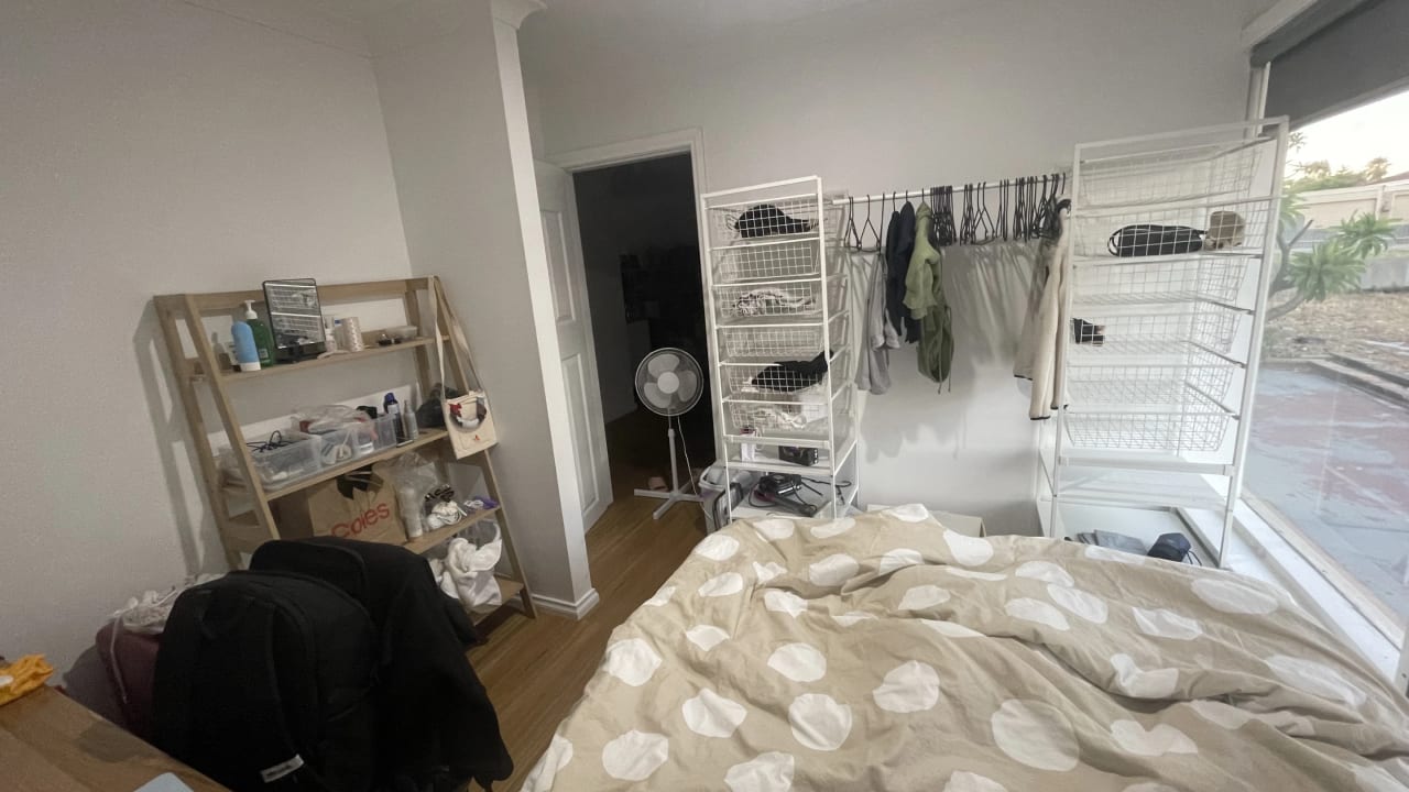 Furnished room in a share house