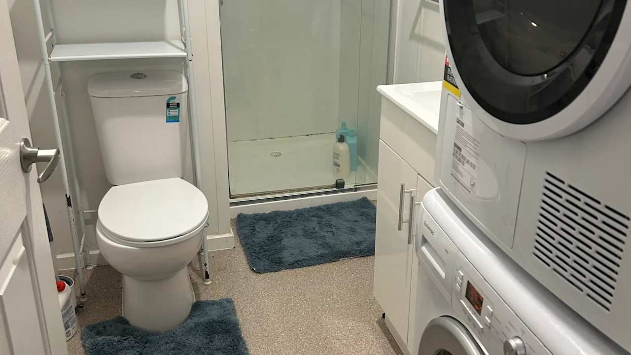 Unfurnished room in a flatshare