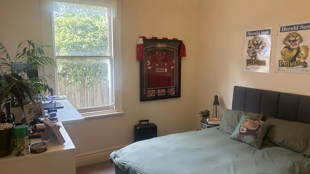 Unfurnished room in a share house