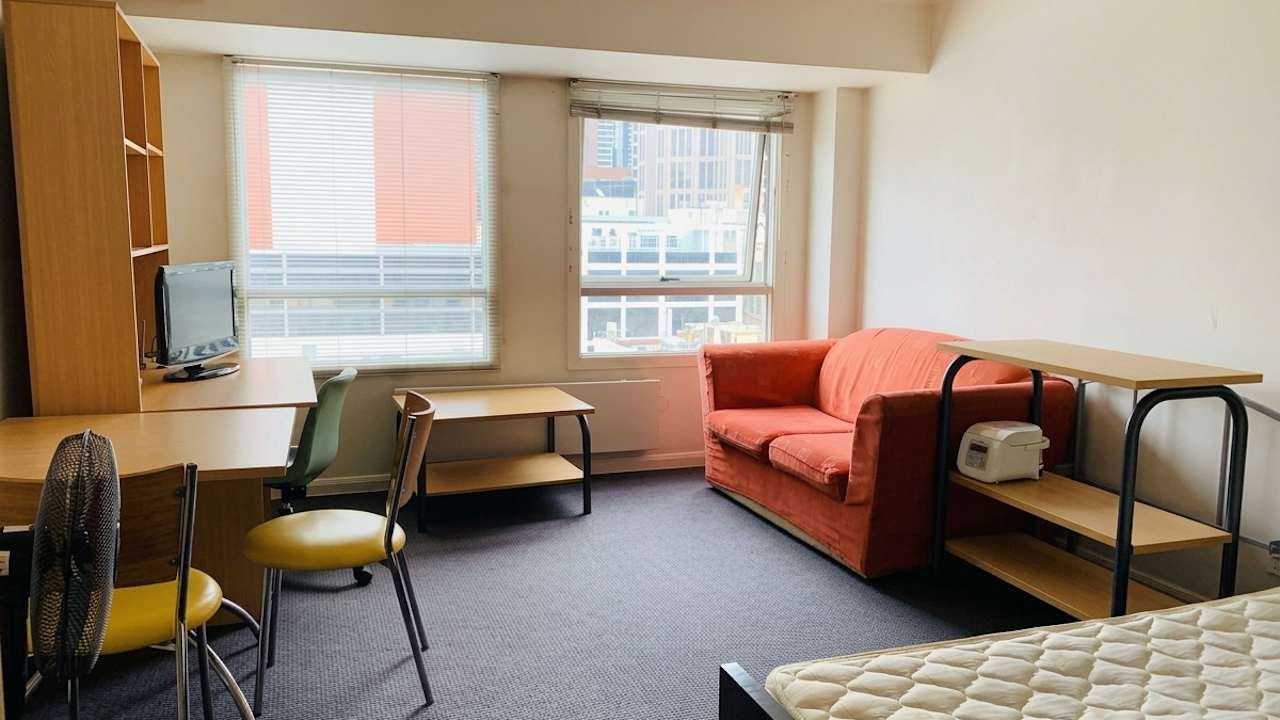 Room studio flat for rent