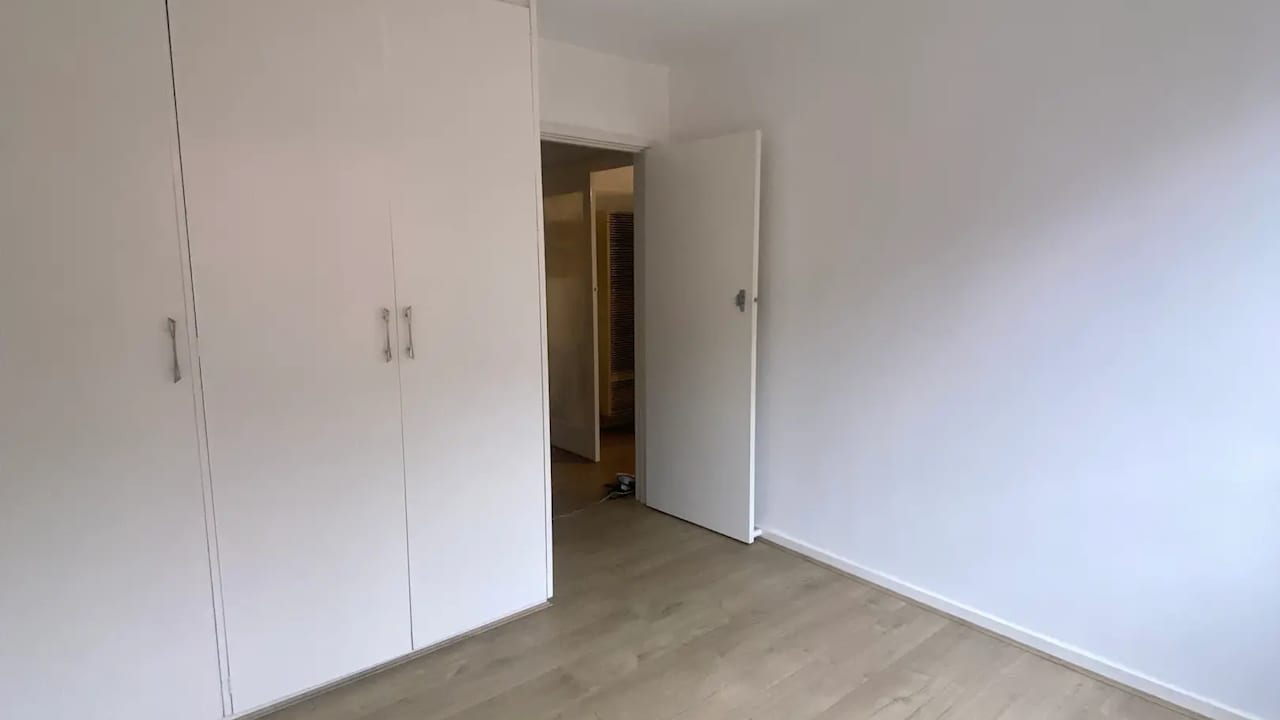 Unfurnished room in a flatshare