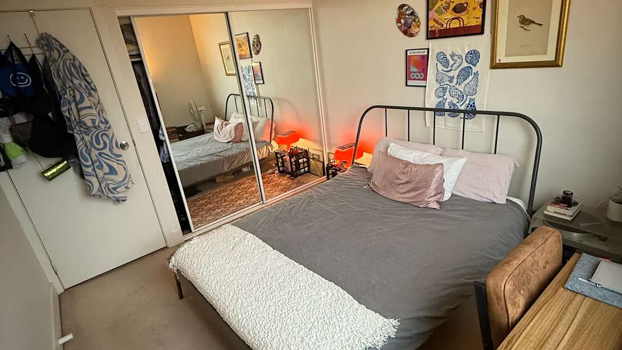 Furnished room in a flatshare