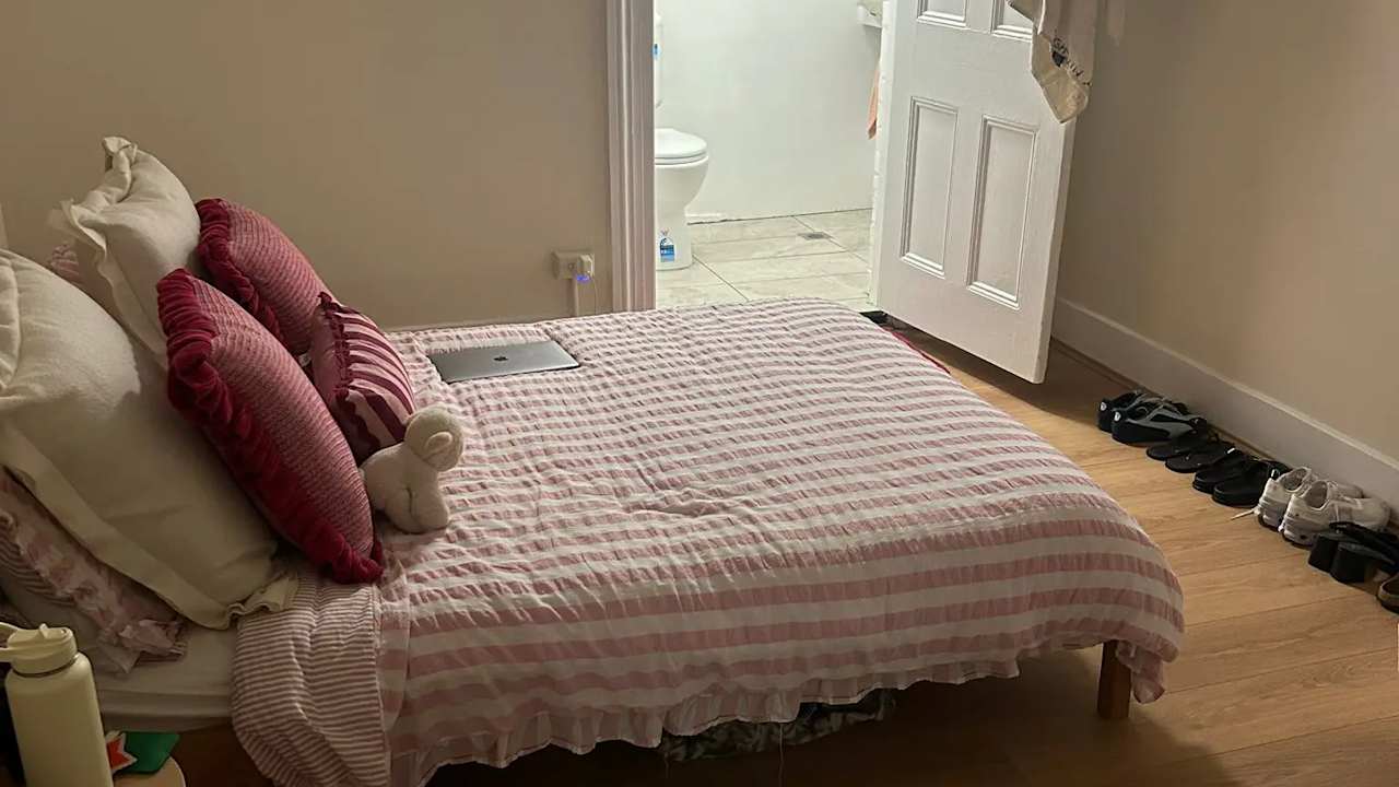 Furnished room with own bathroom