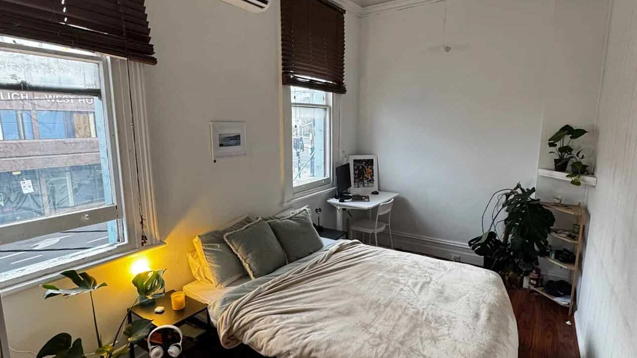 Furnished room in a flatshare