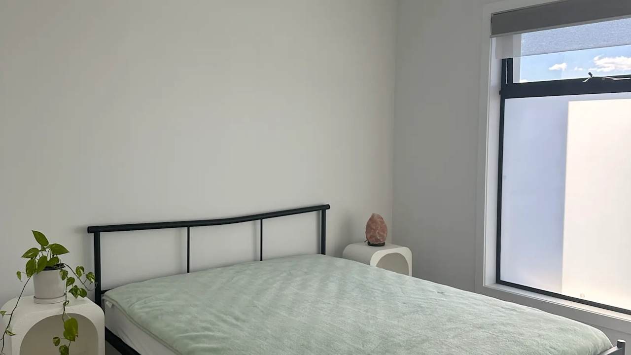Room in a share house