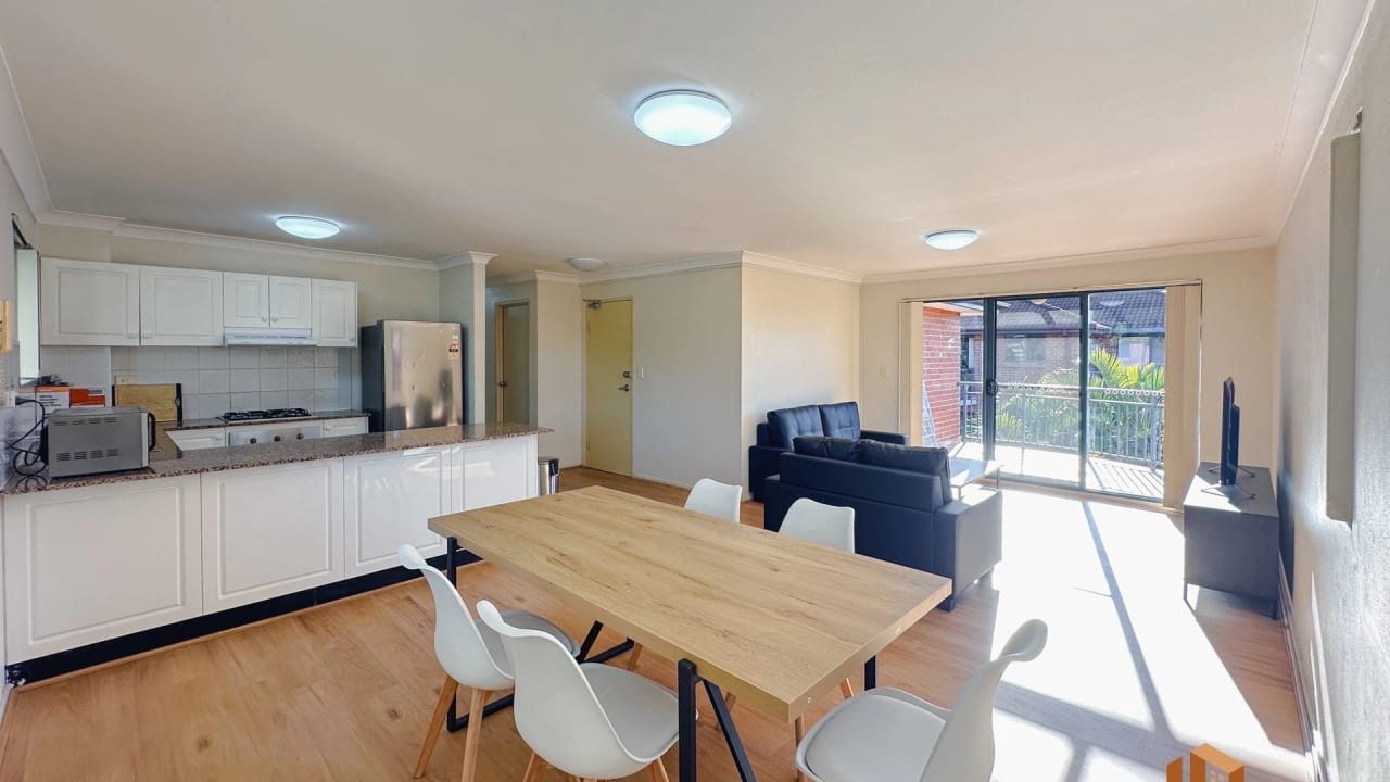 Furnished room in a flatshare