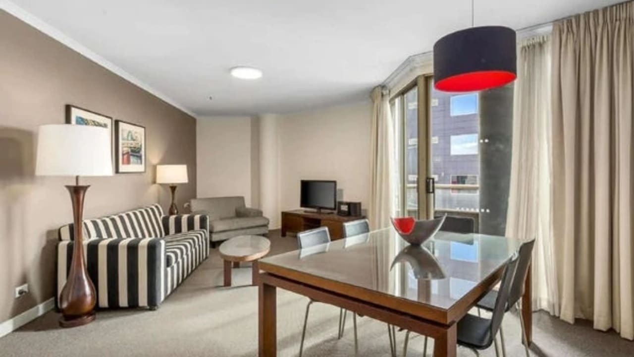 Furnished room with ensuite in a flatshare